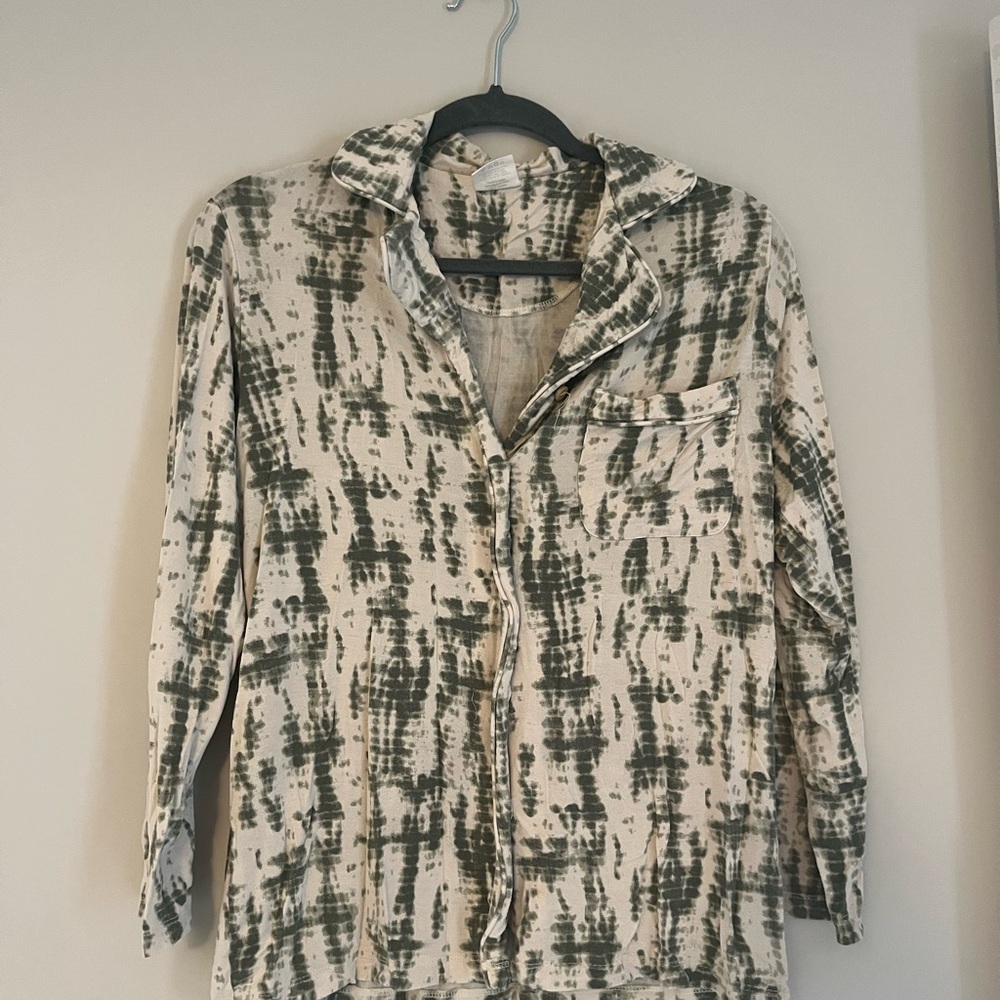 Two pair of Kate Quinn pjs!